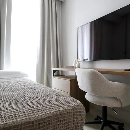 Azulis Tigellio 2 - Spacious & Renovated 2br, Old Town * 올비아