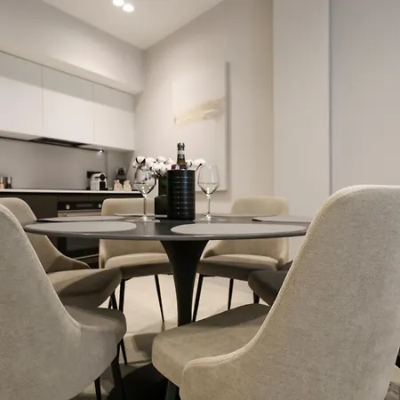 Azulis Tigellio 2 - Spacious & Renovated 2br, Old Town 올비아