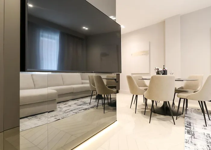 아파트 Spacious & Luxurious - Fully Renovated & Equipped 2br - Historical Centre